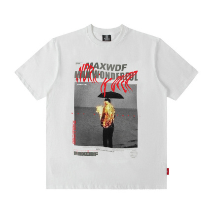 youthful high street style t shirt white