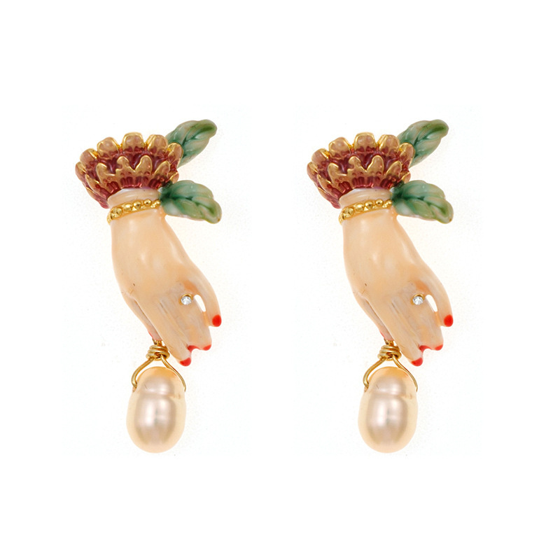 glamour latest small hand earrings