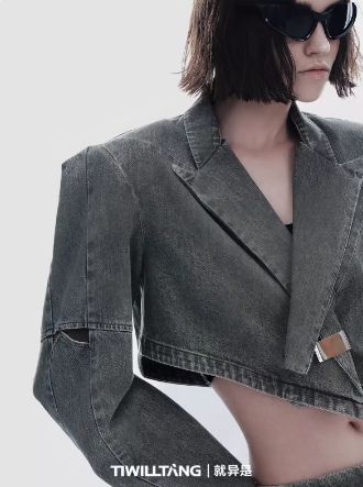 Cropped jacket top dress with three-piece trouser leg cover