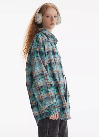 Plaid long-sleeved shirt