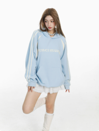 Retro blue pullover with hood