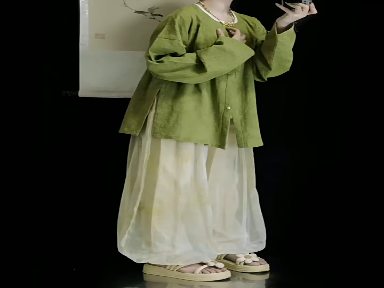 Original Hanfu Autumn Lantern Pants, Han Elements, Traditional Chinese Style, New Chinese Trend, Breathable, Comfortable, Suitable for Female Students.#Chinese Hanfu
#Horse faced skirt
#Original Hanfu
#Latest model
#Early Spring Style
#Spring and Summer
#Ancient Style Hanfu