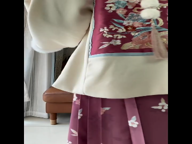 An original creation of Hanfu for women, featuring a Ming Dynasty-style square collar and exquisite embroidered horse-faced skirt. Designed for daily wear in winter, this outfit blends traditional elements with contemporary comfort.#Chinese Hanfu
#Horse faced skirt
#Original Hanfu
#Latest model
#Early Spring Style
#Spring and Summer
#Ancient Style Hanfu