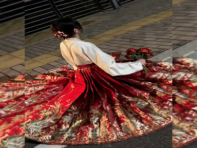 Original Phoenix Dance Woven Golden Horse Face Skirt, inspired by traditional Chinese makeup patterns, Ming Dynasty-style Hanfu with airplane sleeves, suitable for daily commuting in a new Chinese-style fashion.#Chinese Hanfu
#Horse faced skirt
#Original Hanfu
#Latest model
#Early Spring Style
#Spring and Summer
#Ancient Style Hanfu
