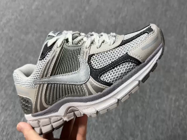 VO5跑鞋