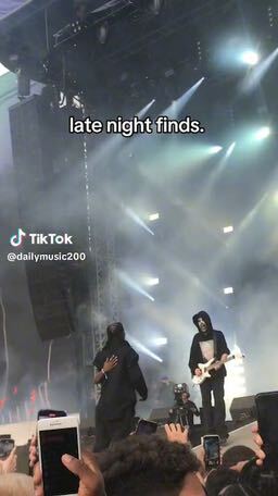 Carti fell from the stage :(