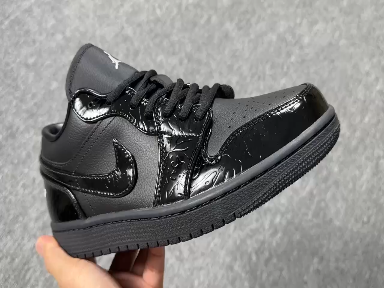 AJ1Mid