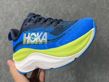 HOKA ONE ONE SKYFLOW