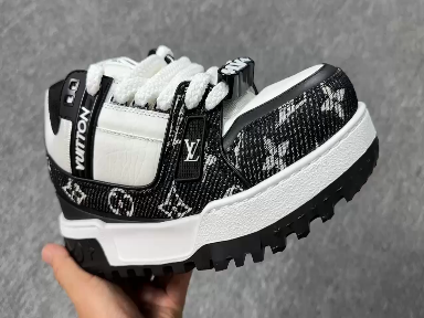 LouisVuitton