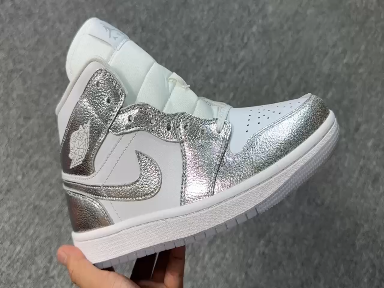 AJ1Mid