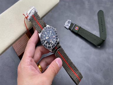 帝舵GMT-