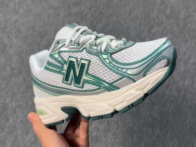 NB 740 GR2“White/Green